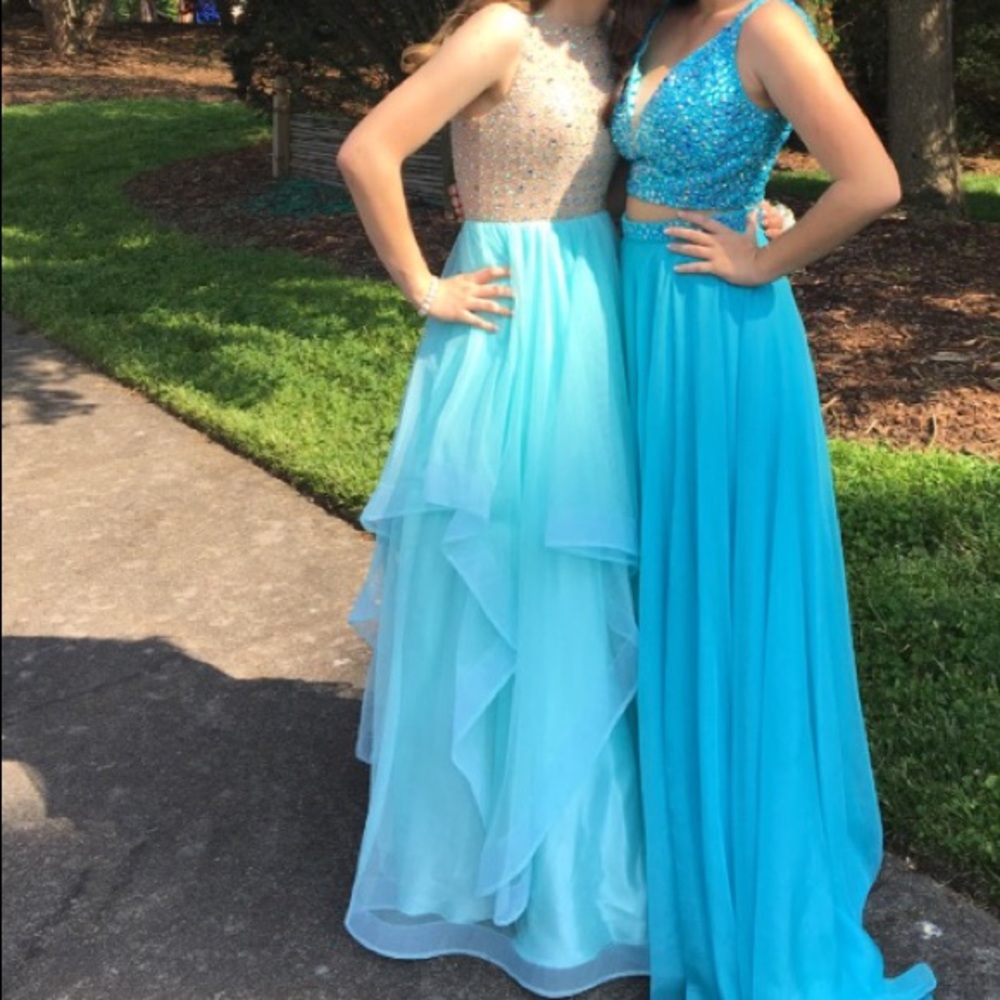BEAUTIFUL prom dress - Picture 8 of 8